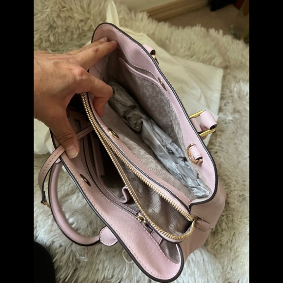 Authentic Michael Kors Adele large satchel - Picture 8 of 8